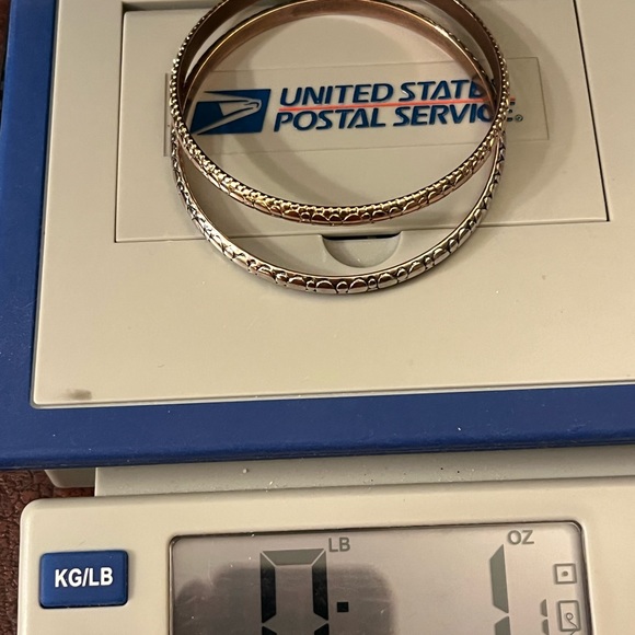 (2) Monet Stacking metal Bangle Bracelets. They have slightly different tones - Picture 7 of 8